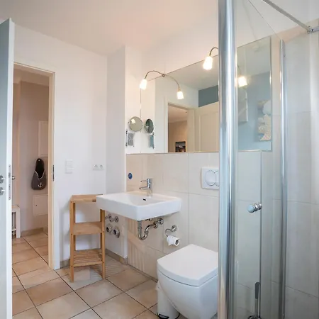 Apartment Bad 501